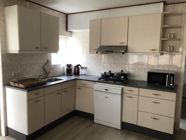 Onder De Walnoot Villa เออร์เมโล ภายนอก รูปภาพ